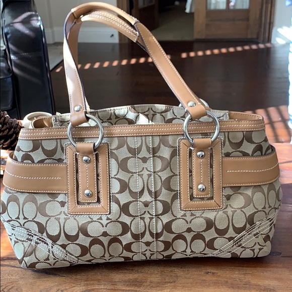 Coach Handbag - Picture 4 of 8